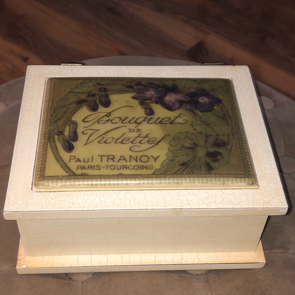 Wooden keepsake box